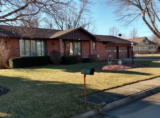 308 E Laurel St, Sutton, NE 68979