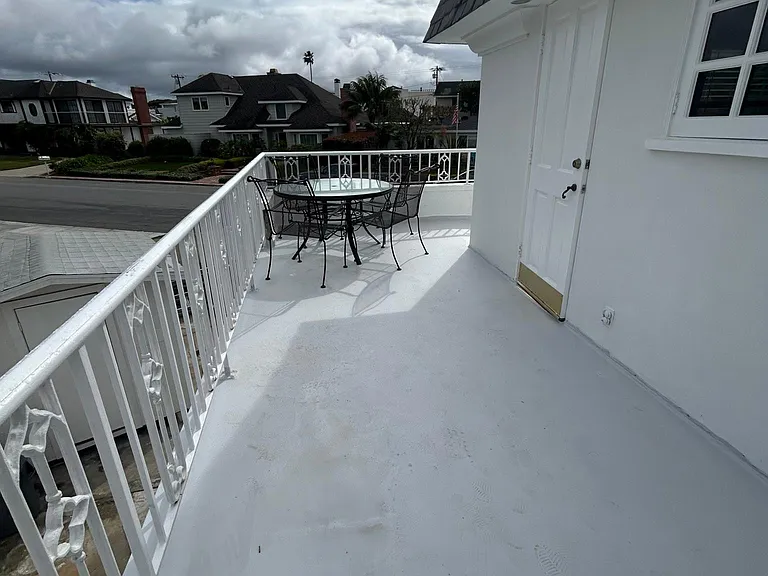 2500 Cliff Dr — Photo 4
