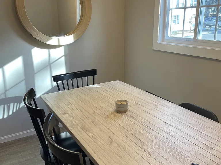 LIGHT FILLED EAT IN KITCHEN