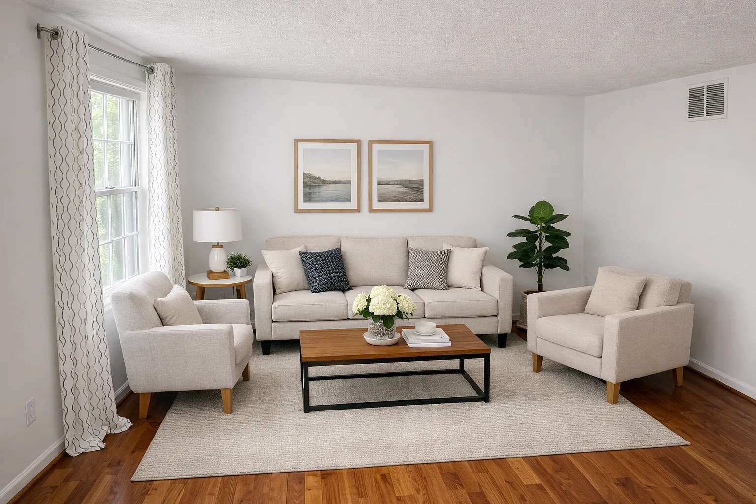 3 bed, 1375 sqft, $2,700 — Photo 2