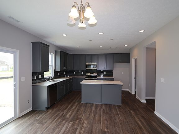 3rd image of 6773 Highland Way