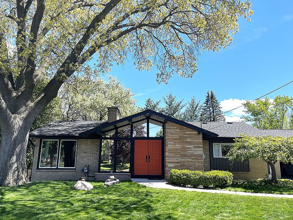 1st image of 30 Fruitwood Ct NW