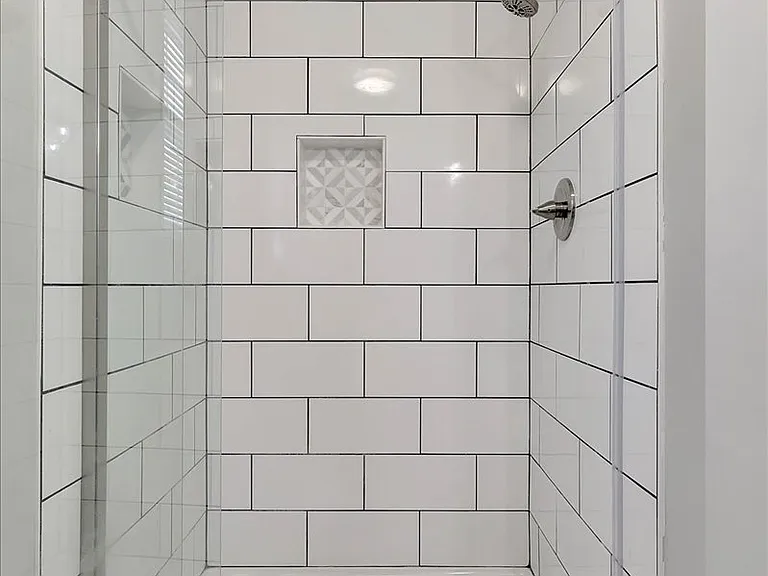 8102 Gladys Ln — Photo 13