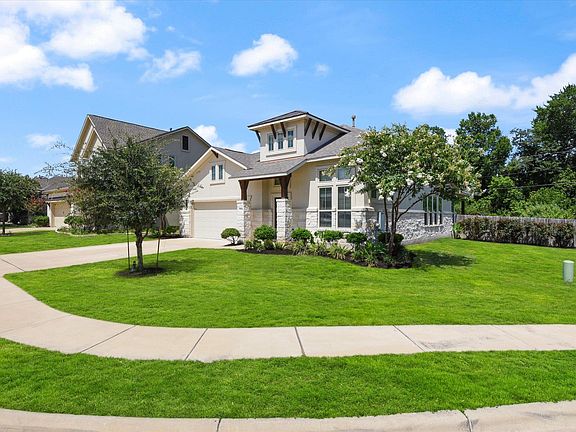 3rd image of 924 Centerra Hills Cir