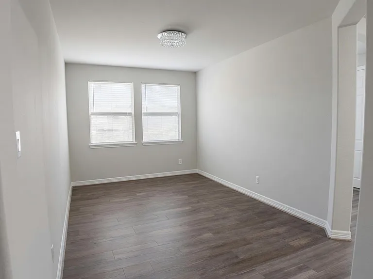 24319 Salts Mill Dr — Photo 8