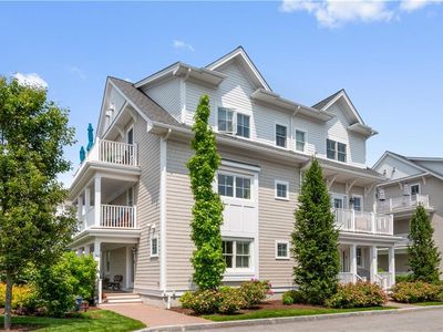 40 Kettle Point Ave, East Providence, RI, 02914