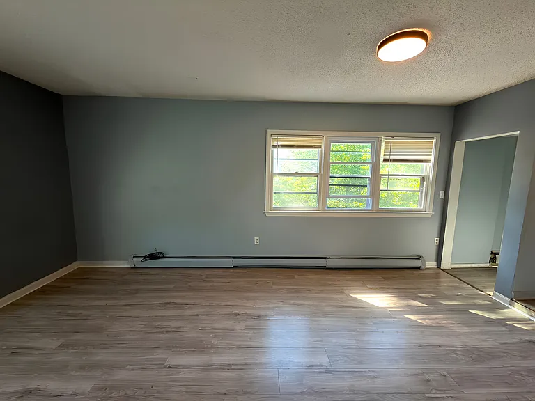 164-166 Woodlawn St #3 — Photo 12
