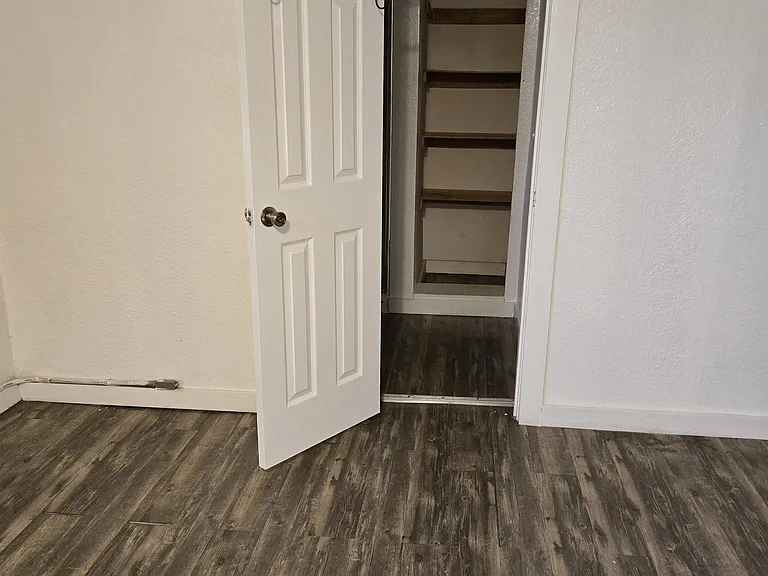 330 W Coler St #G — Photo 14
