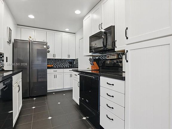 4th image of 5874 SW 97th Ter