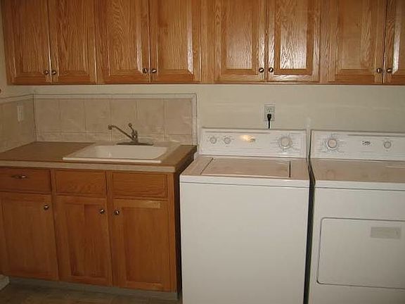 Laundry room with sink
