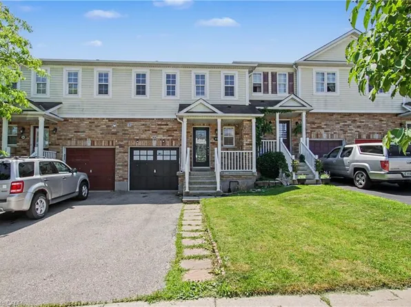 88 Bloomington Dr, Cambridge, ON N1P 1J5