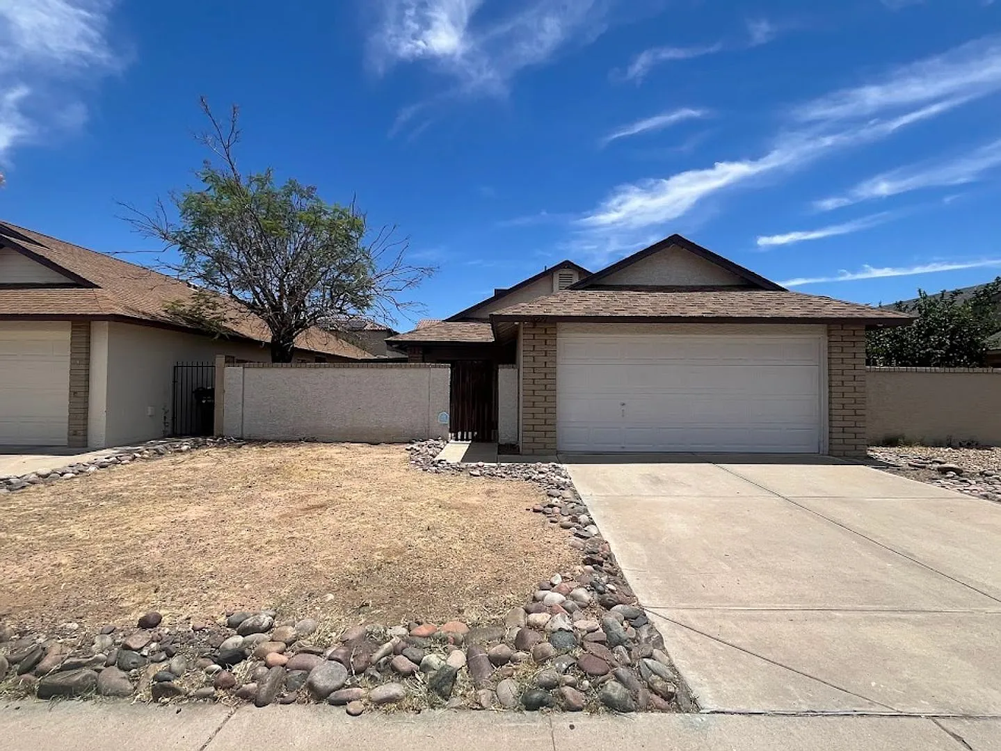 Charming 2 Bedroom, 2 Bathroom Home for Rent! Call for details on our secuirty deposit alternativ... — Photo 4