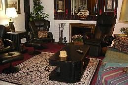 Large Family Room w/Fireplace