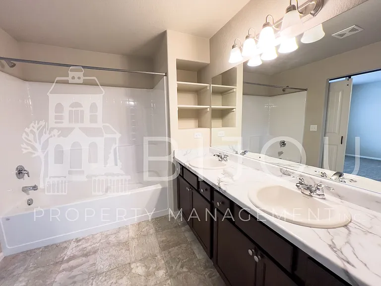 7661 Silver Larch Point — Photo 17