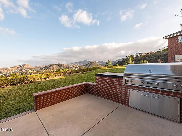 2390 Crombie Ct — Photo 43