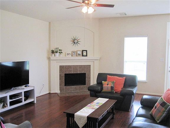 4th image of 10106 Driftwood Park Dr