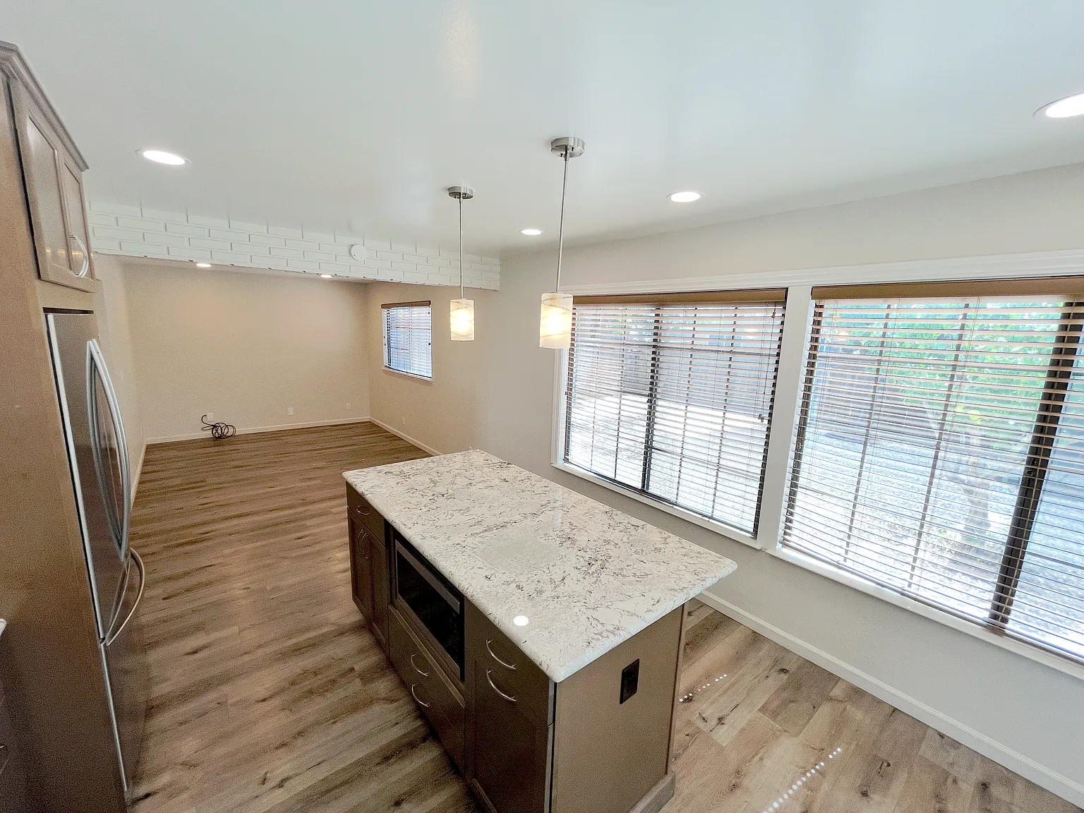 4 bed, 1380 sqft, $4,500 — Photo 3