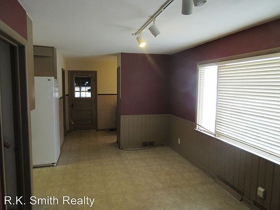 3rd image of 1900 N Washington St