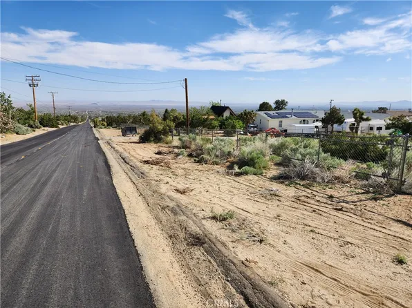 9321 Mountain Rd #13, Pinon Hills, CA 92372