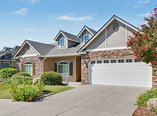 2890 E Jon Dr, Fresno, CA 93720