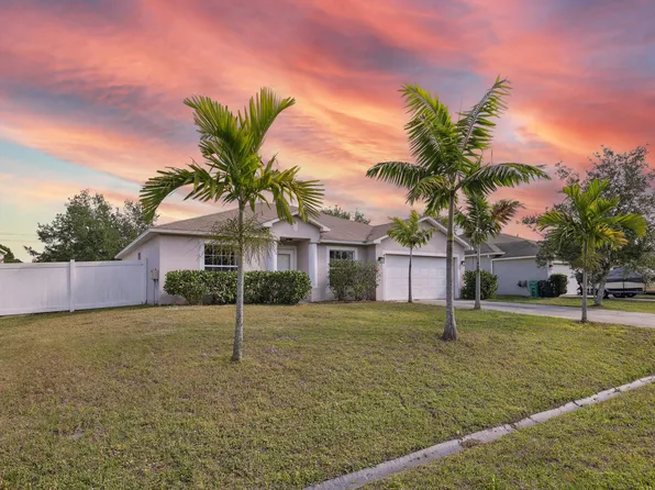 487 SW Bradshaw Circle, Port St Lucie, FL 34953