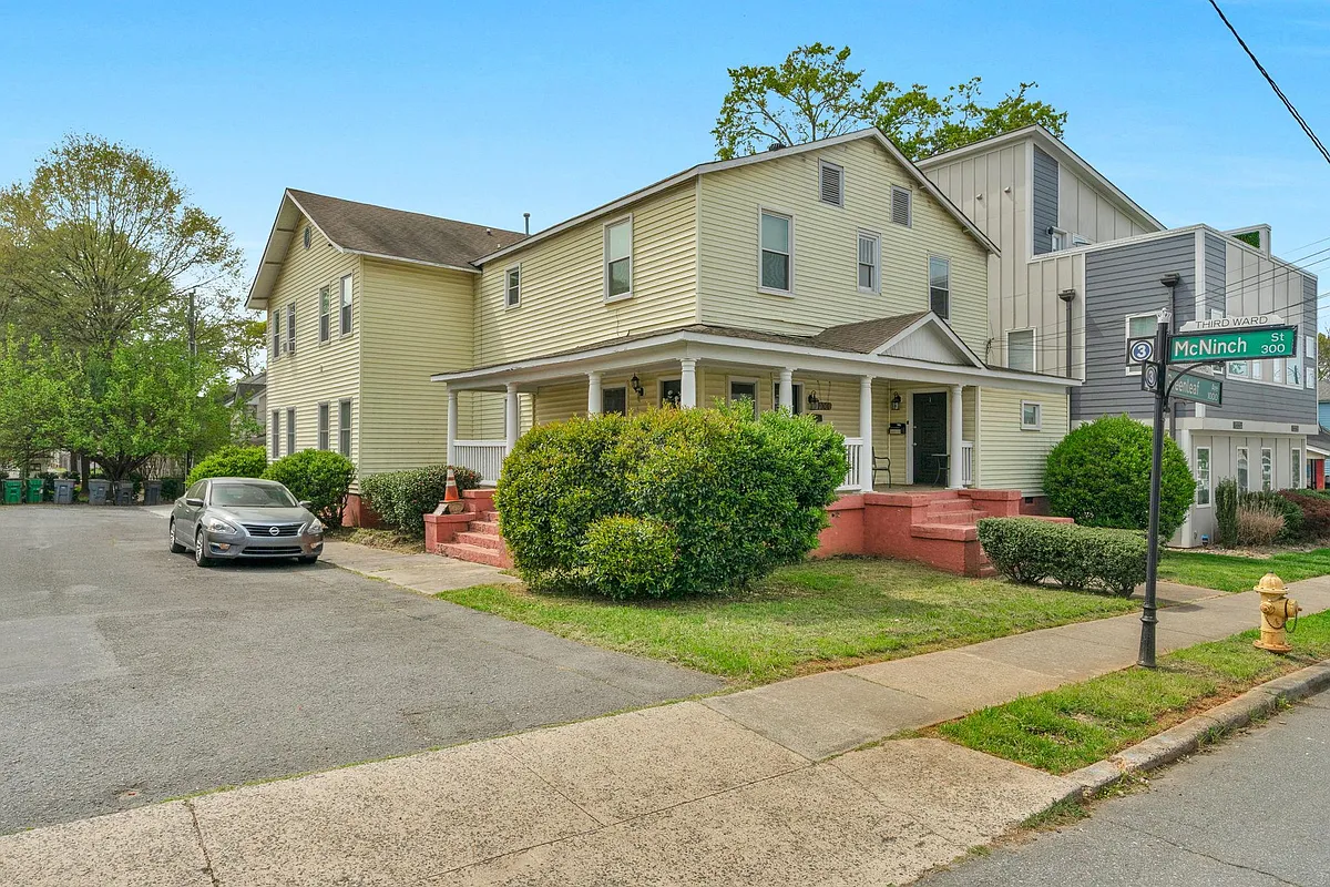 Building Photo - 1001 Greenleaf Ave #2