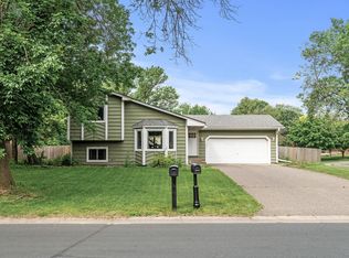 10590 Drake St NW, Coon Rapids, MN 55433