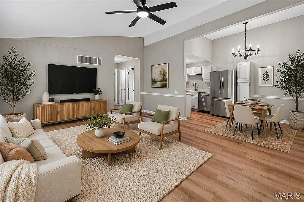 2 bed, 1.5 bath, 858 sqft, $1,500 — Photo 2