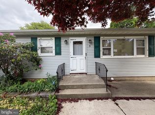5 Cambridge Ave, Sicklerville, NJ 08081