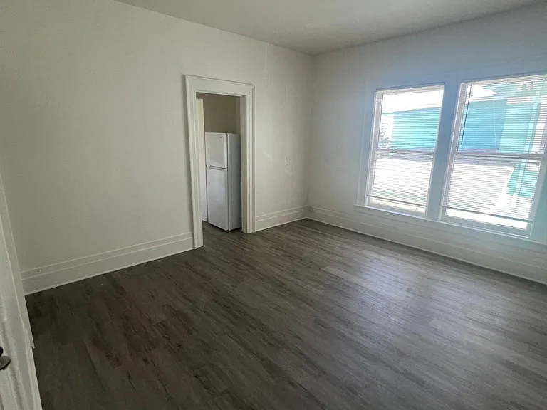 2111 S Union Ave #4 — Photo 10