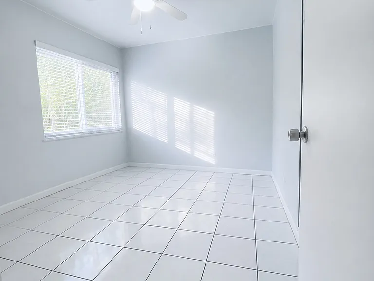 2300 SW 3rd Ave #3 — Photo 3
