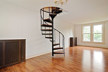 2nd image of 6127 N Ravenswood Ave