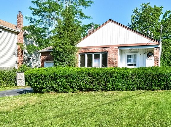 2nd image of 17 Brushwood Dr