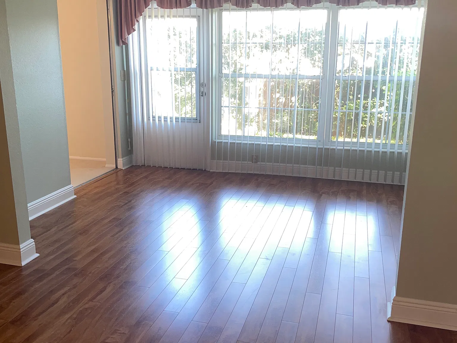 2 bed, 1230 sqft, $2,200 — Photo 4