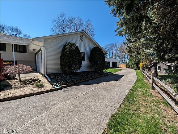 3rd image of 240 Copperfield Ct