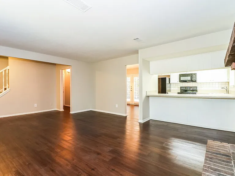 1113 Heiden Ct — Photo 3