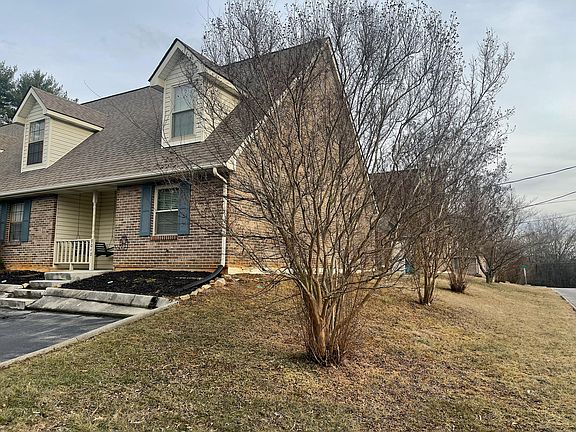 2nd image of 9040 Fountain Brook Ln