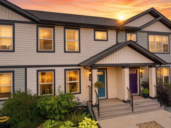 14 NW Hawthorn Pl, Sylvan Lake, AB T4S 0R8