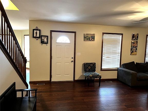 3rd image of 6 White Pine Ct