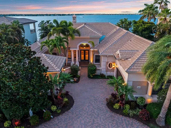 3803 Hawk Island Dr, Bradenton, FL 34208
