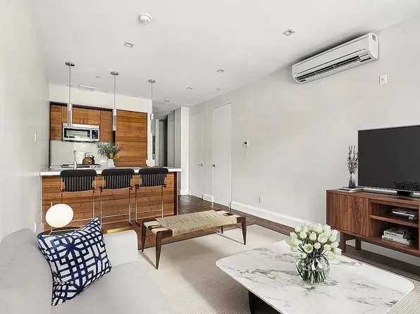 92 Morningside Avenue image 2 of 12