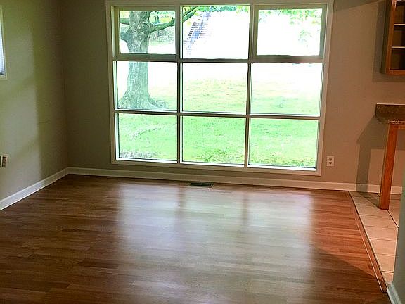 5th image of 1295 Bluff Ave