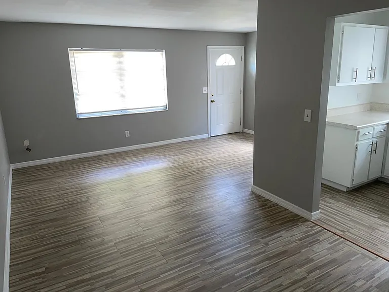2243 Euclid Ave — Photo 12