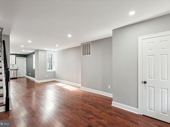 5th image of 121 N Conestoga St