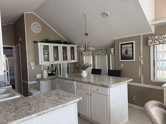 5th image of 800 Kay Rd NE #1076