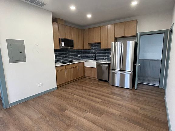 3rd image of 1001 W 31st St #2-C