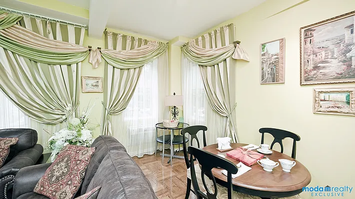 Sold by Moda Realty | media 21
