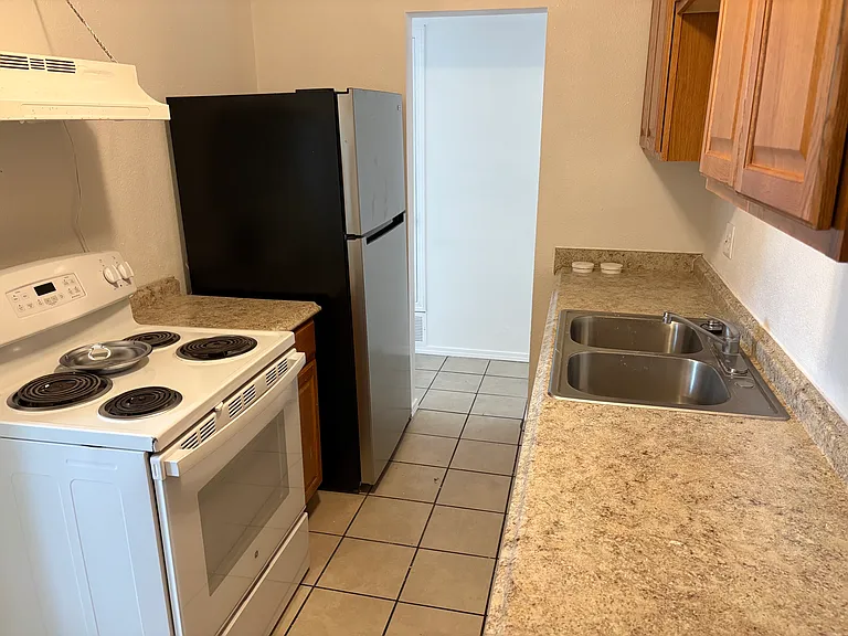 2208 Alamogordo Dr NW — Photo 5