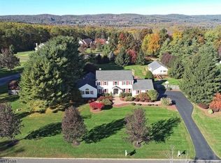 1 Lakeview Ln, Hampton, NJ 08827