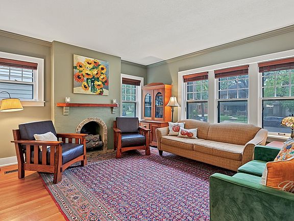 4th image of 332 S Belmont Ave